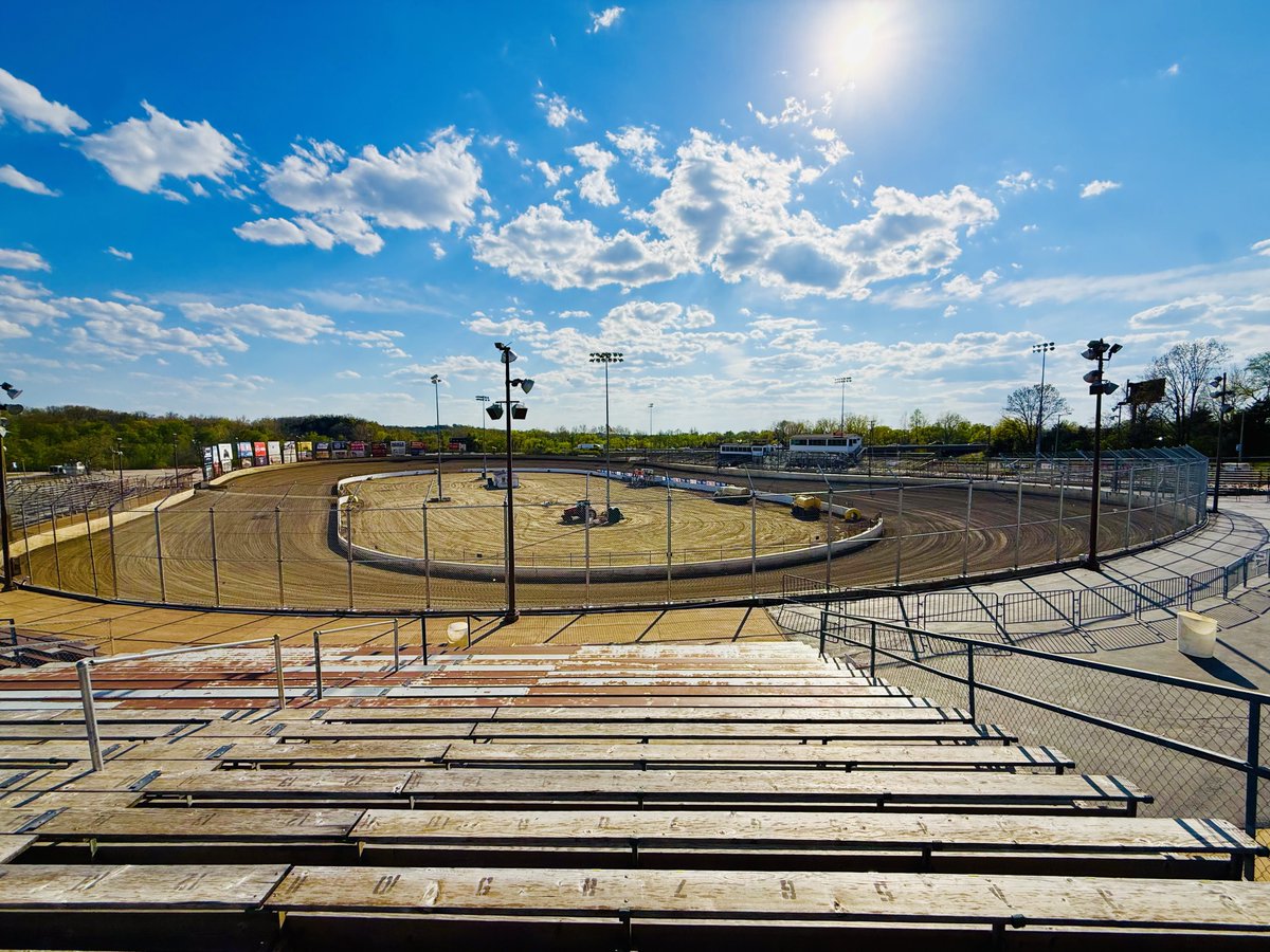 WorldofOutlaws's tweet photo. I-55. Tomorrow. 🤘 https://t.co/PbT9gLPrgG