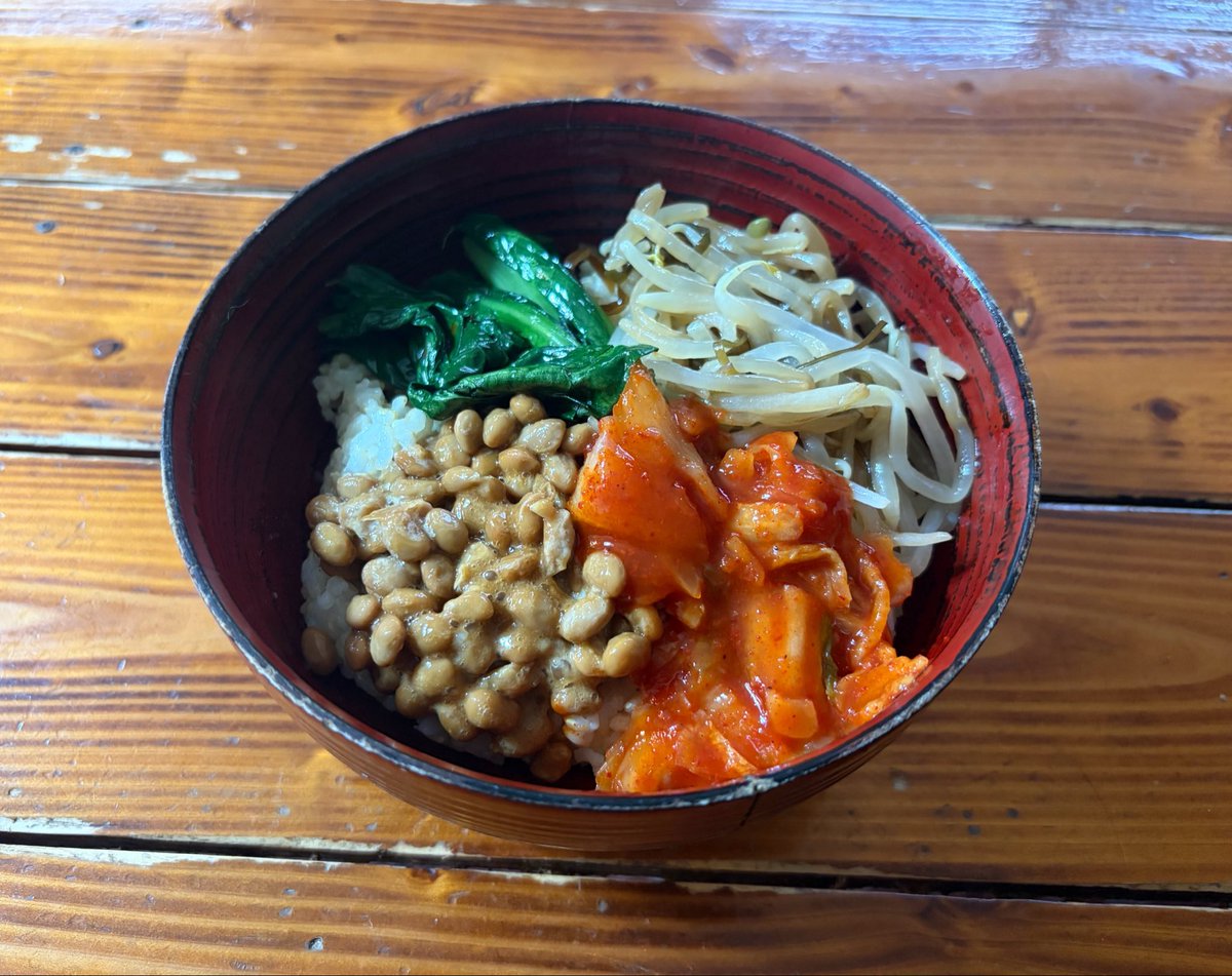 vegelovecat's tweet image. おはよ
5:00出発早朝散歩  今朝は一番近い公園選びその後他回らず帰ると😢 体調心配
昨日あるもんで食ったもの
木綿豆腐とピーマン照り焼き
早お昼 残ったナムルあったからビビンバ丼
朝はポリッジ
 #vegan #ヴィーガン #動物性不使用 #保護犬を家族に
あたしが元気でしっかりしないと 頑張らなきゃ💪