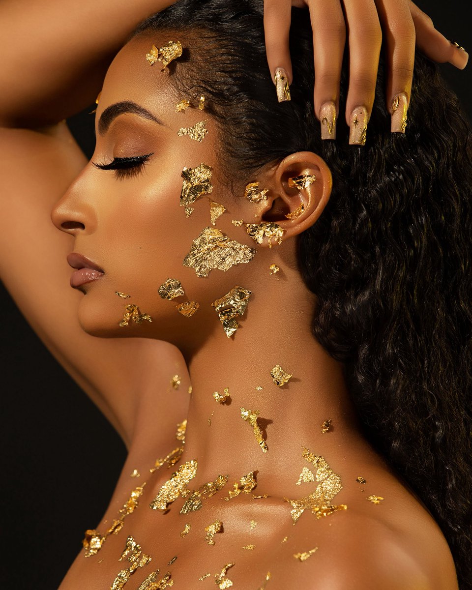 aaliyahlee_____'s tweet photo. 24 years worth of gold⭐️👑♈️ #birthday #aries #gold #aaliyahlee #photoshoot https://t.co/fHRYlRbp34