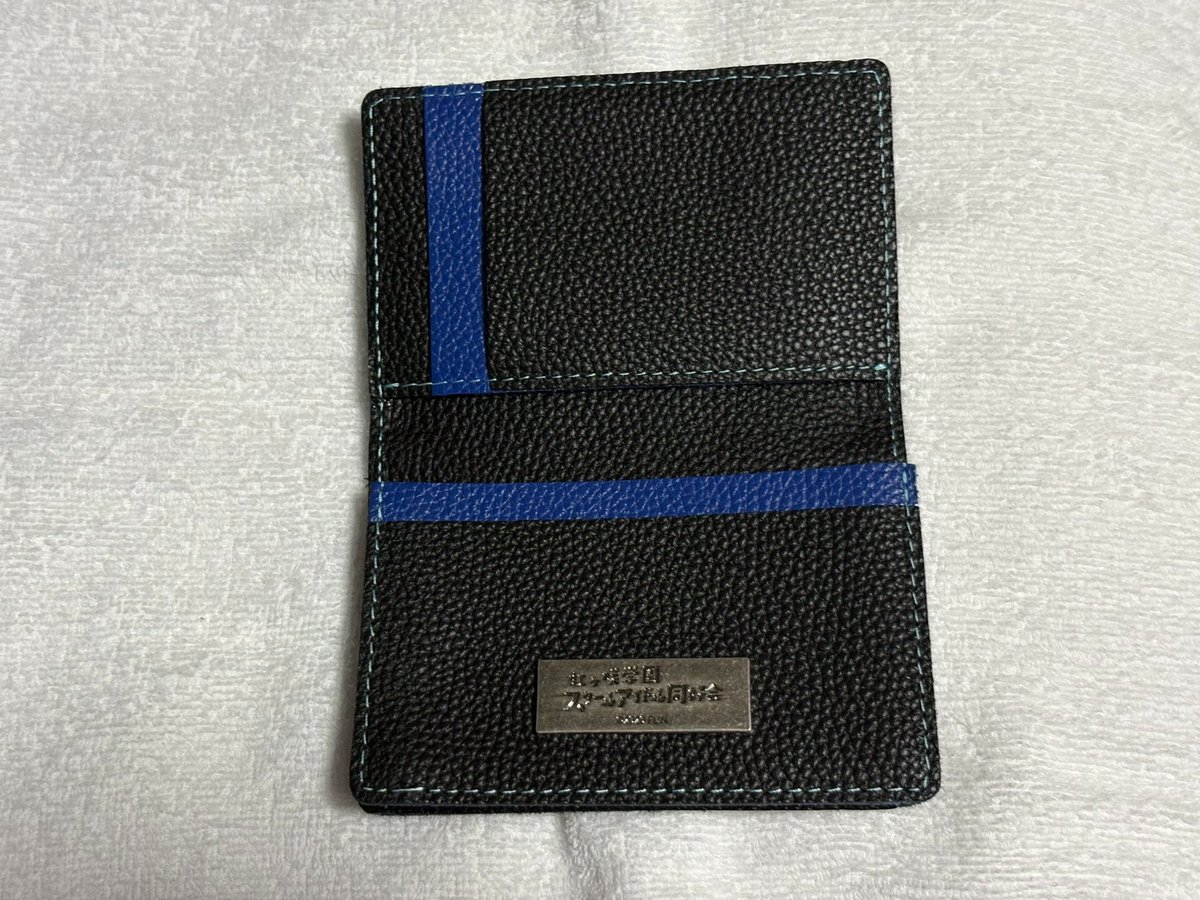 rdh27785's tweet photo. このときにつくった名刺入れとお財布が届きました。
ワンポイントが入っただけの黒い名刺入れ・黒い財布と見せかけて、開くとわかる思想の強さ👠を目指しました。
#Carcru #VividWorld #朝香果林 #アニガサキ #カルクル #虹ヶ咲学園スクールアイドル同好会 https://t.co/ACgjLokFkv