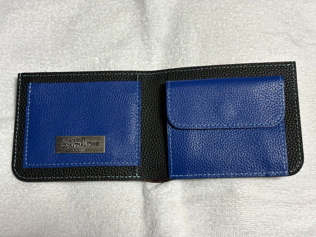 rdh27785's tweet photo. このときにつくった名刺入れとお財布が届きました。
ワンポイントが入っただけの黒い名刺入れ・黒い財布と見せかけて、開くとわかる思想の強さ👠を目指しました。
#Carcru #VividWorld #朝香果林 #アニガサキ #カルクル #虹ヶ咲学園スクールアイドル同好会 https://t.co/ACgjLokFkv