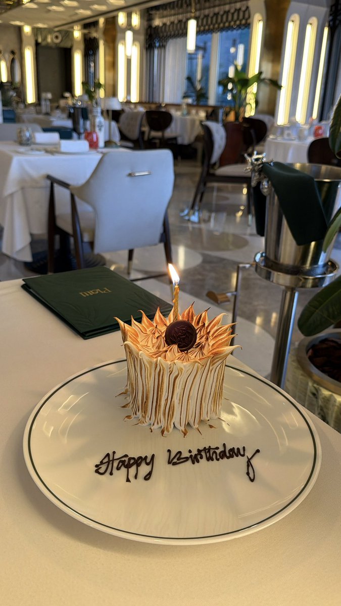 ellshahen's tweet photo. Birthday Randoms >>> https://t.co/NwGujDQW2p