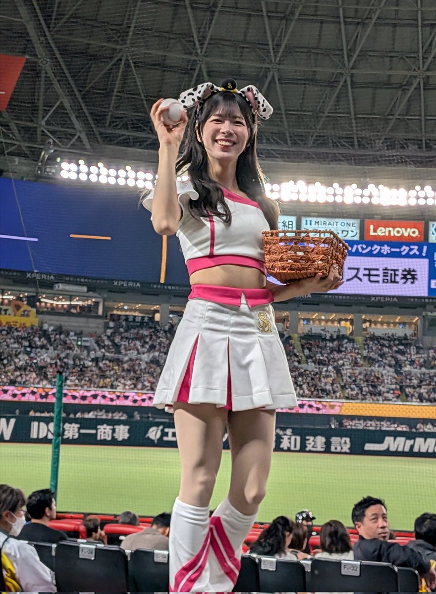 Waino_sh32's tweet image. #hawksHoneys
#Riona
今年の「新メンバー」のRionaちゃん🎵😊ハニーズダンススクールの卒業生からの正規メンバーなので、頑張って欲しいなと思います❗️😄