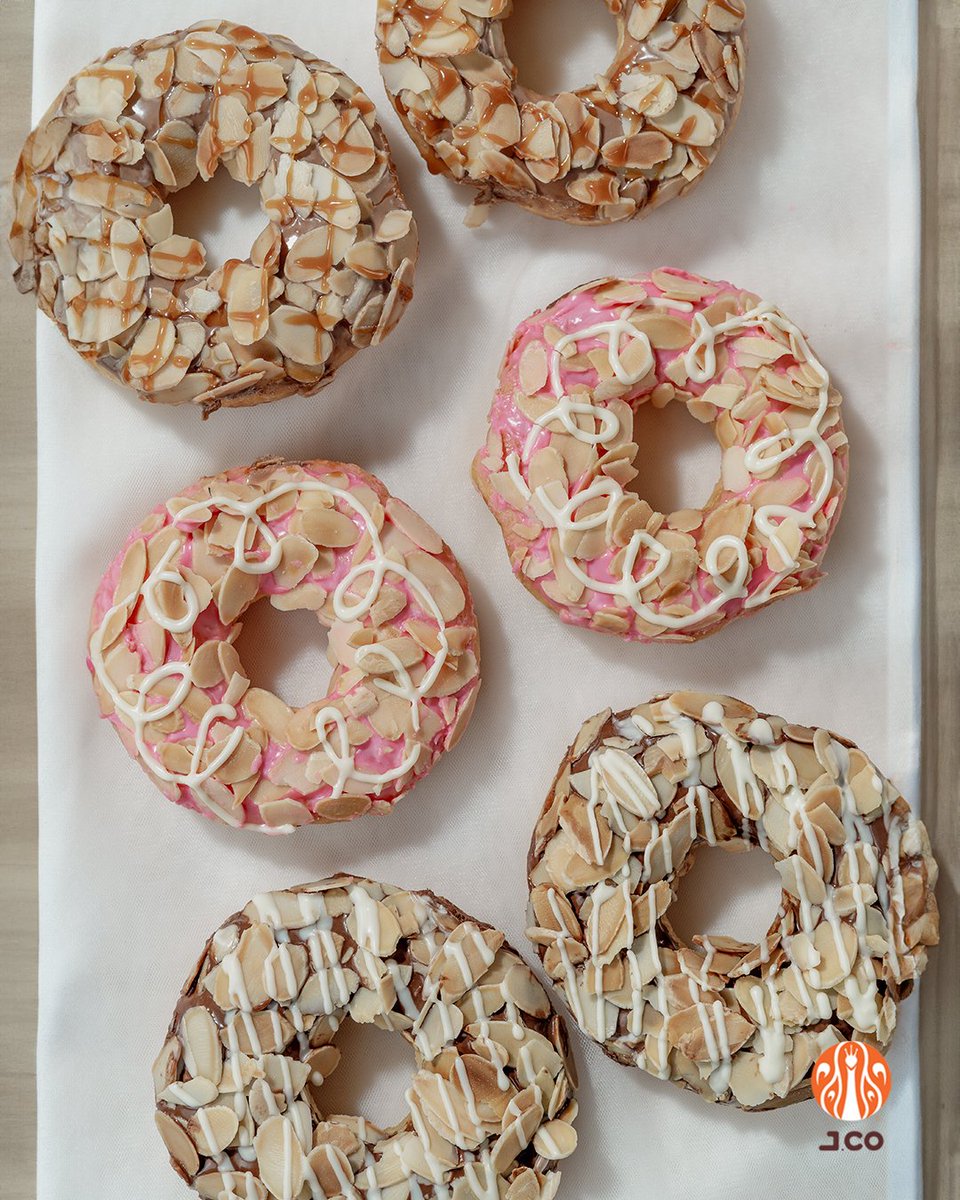 JcoPHtweets's tweet photo. Invade your palate with something unique!
Let us know in the comments if you are #TeamCaramel, #TeamStrawberry, or #TeamChocolate!
#AlcaponeInvasion #ILoveJCO #ShareTheJoy https://t.co/FchLo9jcAZ