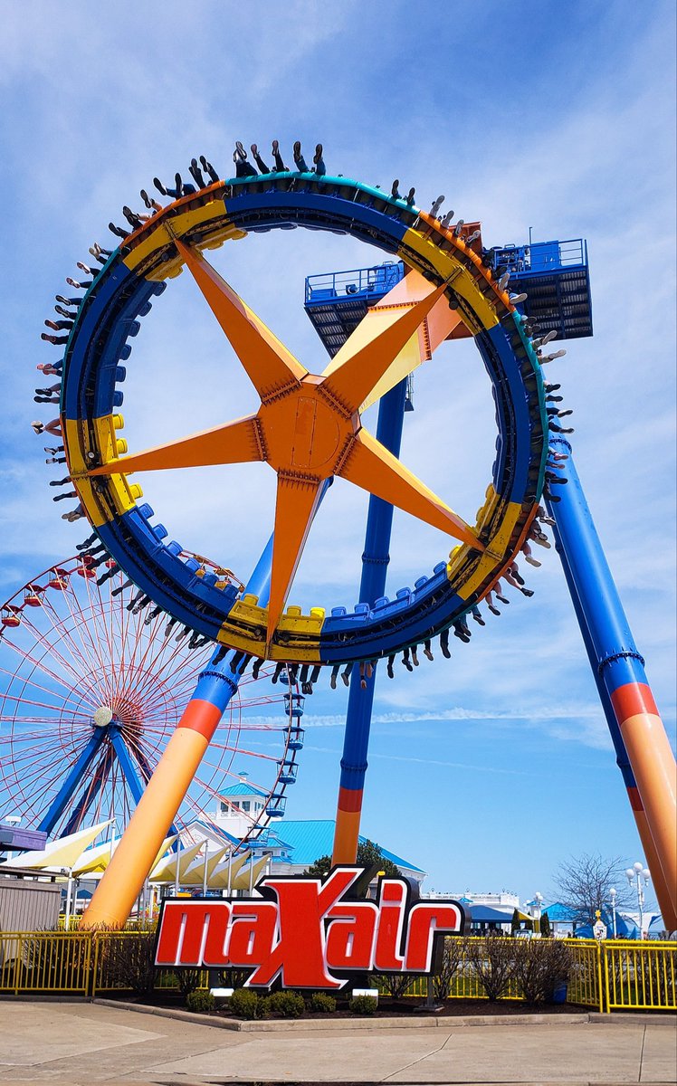 WWoman08's tweet image. Max Air @cedarpoint 😎💙💛🧡 Such a fun ride! #maxair #cedarpoint #Thursday #ohio #photographer #fun @SixFlags
