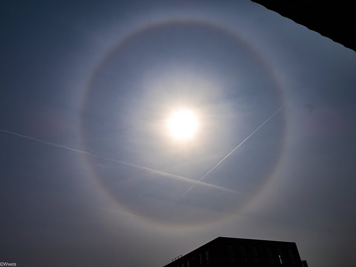 wesleyb1989's tweet image. Got some Moonshots enjoy 

@CliveBranch @MoonHourSocial @kamin_amy @CraigHughes123 @NWSAcaster @laurel35560595 @PeterLewis55 @astronomy_dan @angegarrod @johnbilcliffe #MoonHour 

#Nikon #P950 #lunar #solar #moon 
(Feb / Mar / Apr 2026) (1/7)