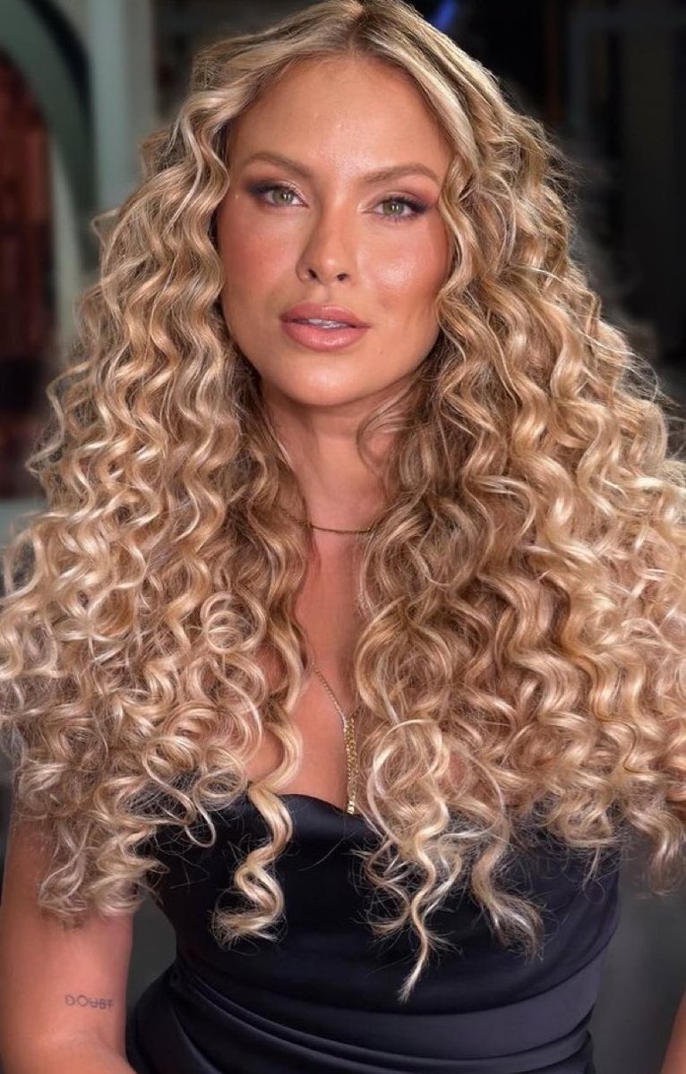 Infos Sarah Andrade tweet media