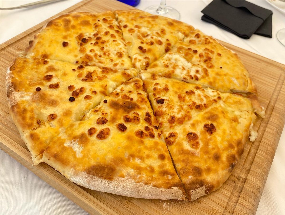 Connie8342's tweet photo. When the sweetness of durian meets the savory richness of sauce and cheese, the result is an unparalleled deliciousness🍕🍕🥧🧀 https://t.co/nRA8ILkLho