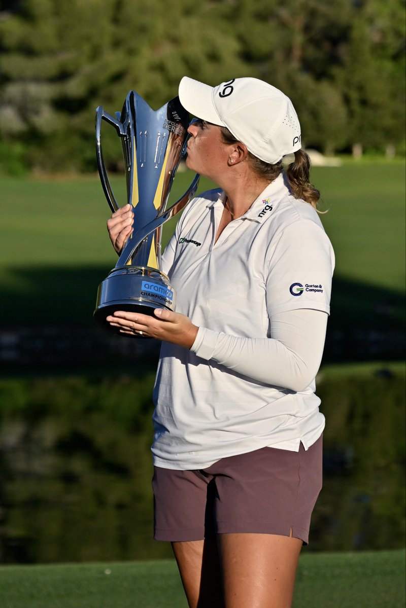 Lauren Coughlin tweet media