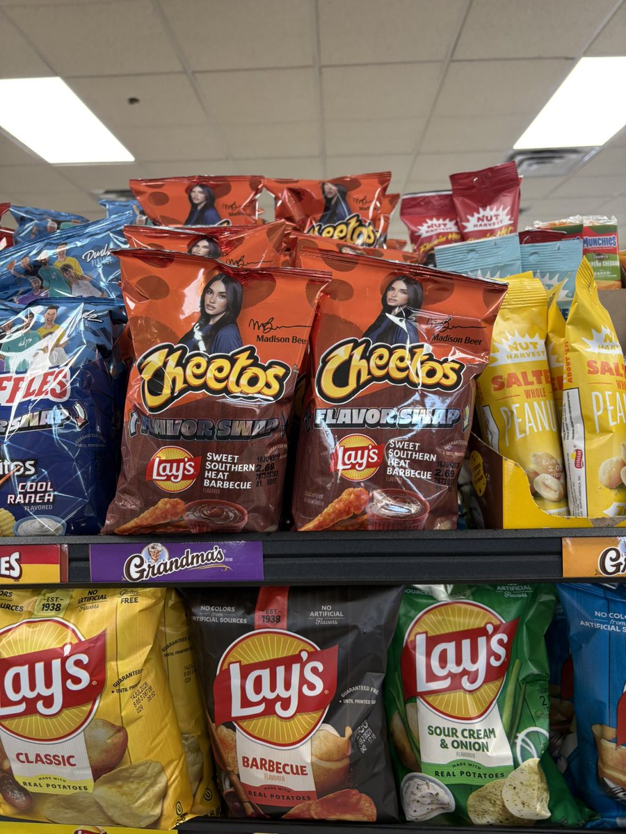 layla 𑣿 tweet media