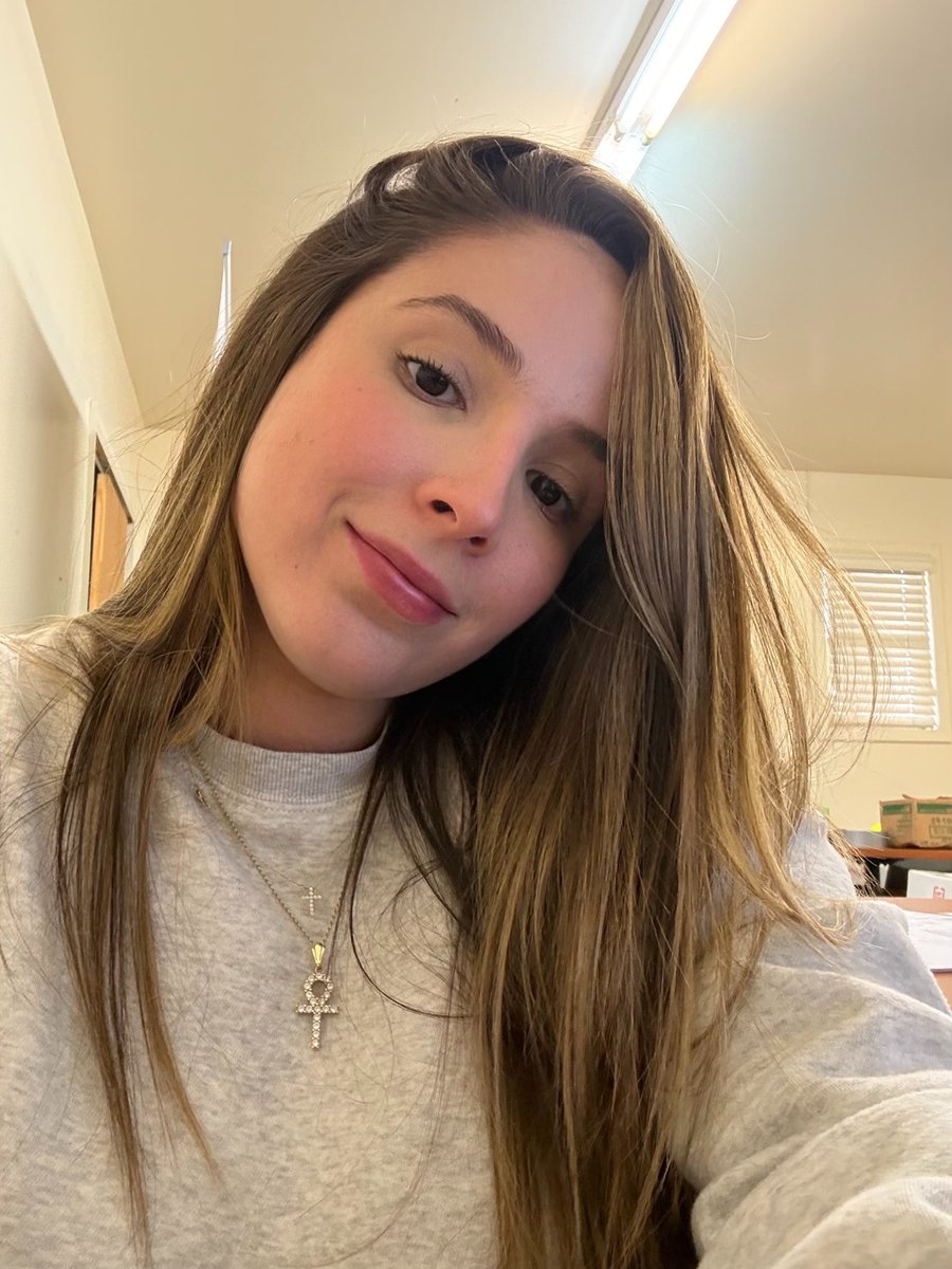 AnabelC tweet media