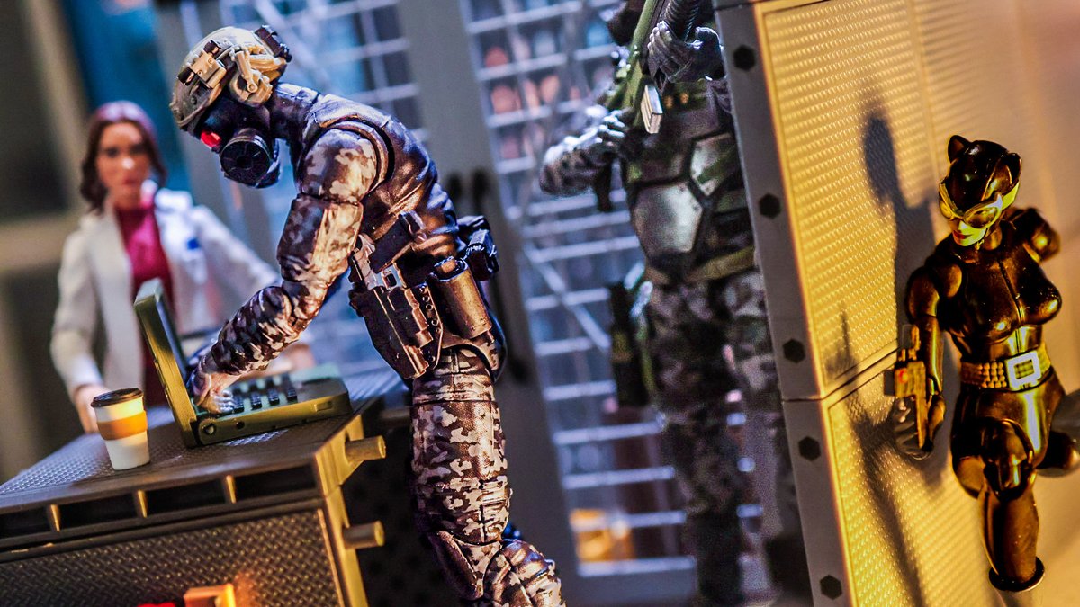 PixelatedPoses | First of his Name tweet media