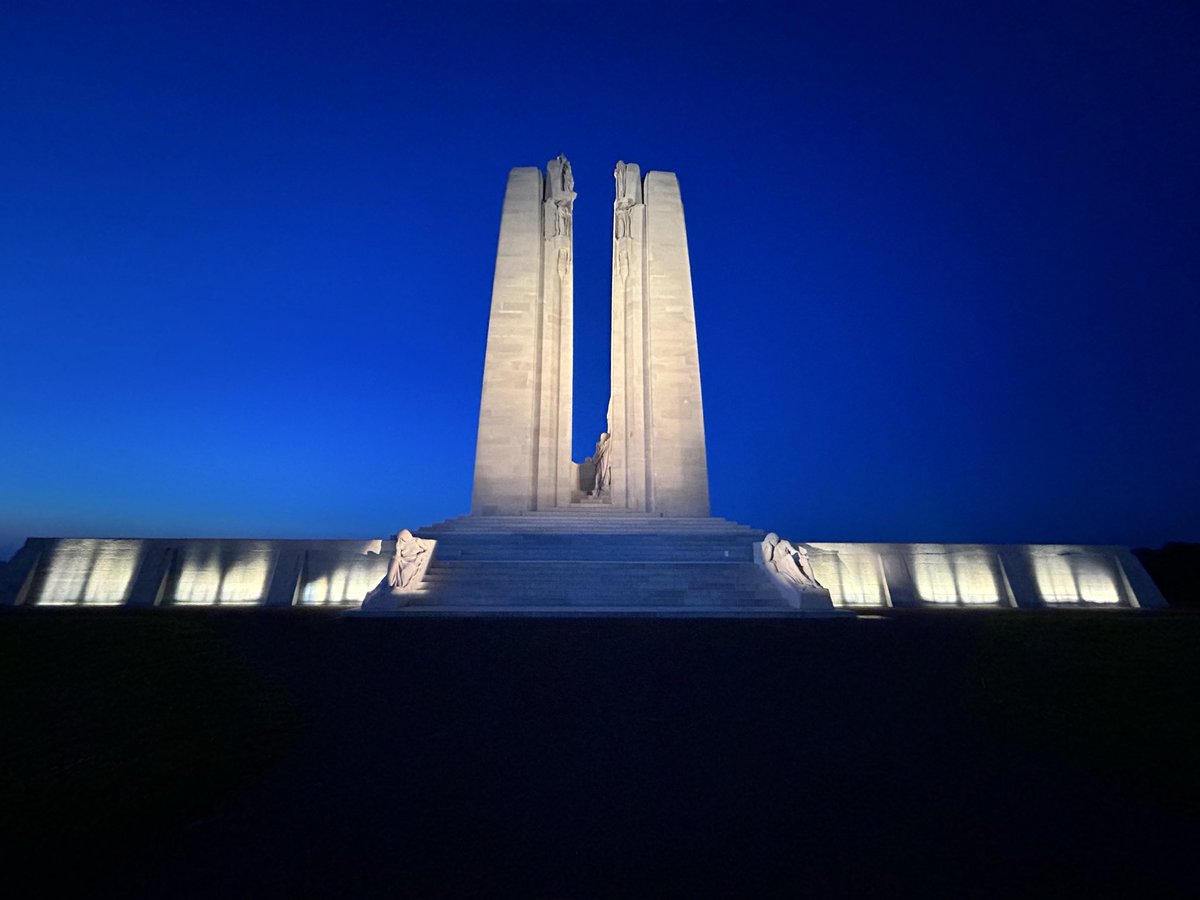 Watchdog_MP's tweet photo. @PierrePoilievre @piper_frank Lest We Forget 🍁 
#VimyRidge 🇨🇦 🇬🇧 🇫🇷 https://t.co/XgFqHosyDp