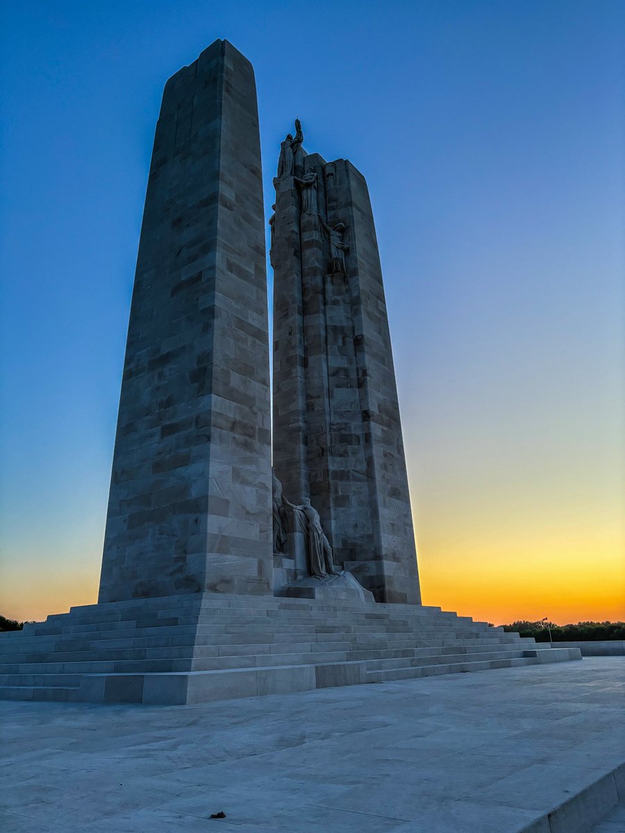 Watchdog_MP's tweet photo. @PierrePoilievre @piper_frank Lest We Forget 🍁 
#VimyRidge 🇨🇦 🇬🇧 🇫🇷 https://t.co/XgFqHosyDp