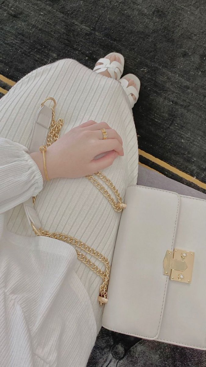 لحـنُ الظـلال 💌 tweet media