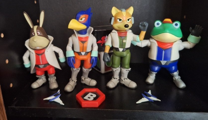 GeorgeCrudo's tweet photo. Easily my coolest figure shelf
🦊🐦🐰🐸 https://t.co/96k7CDLkf5