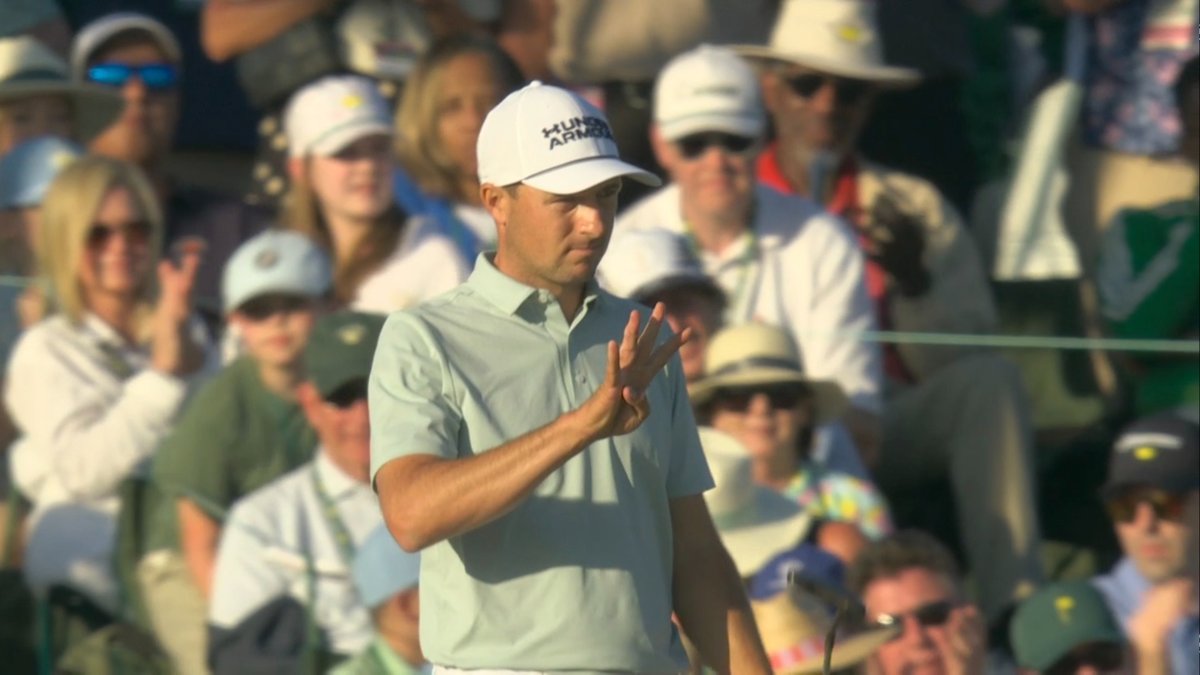 GOLF_com's tweet photo. You'll never guess but...

Jordan Spieth made par from here. https://t.co/xr7NA4zcY8