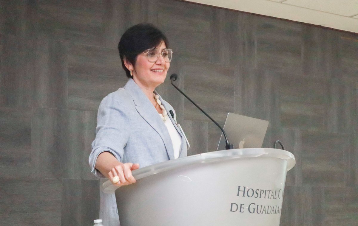 HospitalCivil's tweet photo. Aborda papel histórico de la mujer en la medicina, la directora general del @HospitalCivil, @DraMaElenaGlez  en sendas ediciones de la Sesión General Académica de las unidades “Fray Antonio Alcalde” y “Juan I. Menchaca”. https://t.co/D8oizFYmiV