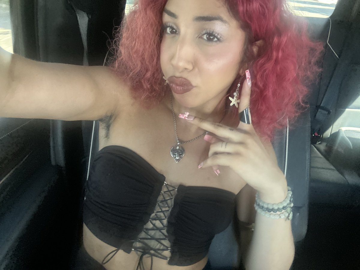 unicornfartz_'s tweet photo. On insta 📸 VS Twitter 💦

#nsfw #nsfwtwt #trans #tgirl
#transgender #ts #Shemale
#transexual #cute #femboy #Sissy #gay #cum #porn #thickdick #bigdickgirl #transporn #feet #leak #nut https://t.co/Mum058Xjka