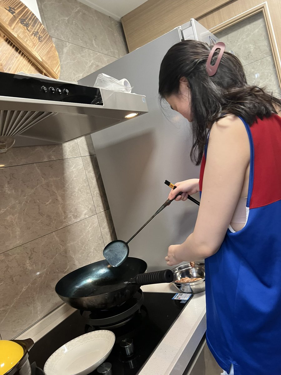 0771老婆是银行公交车 tweet media