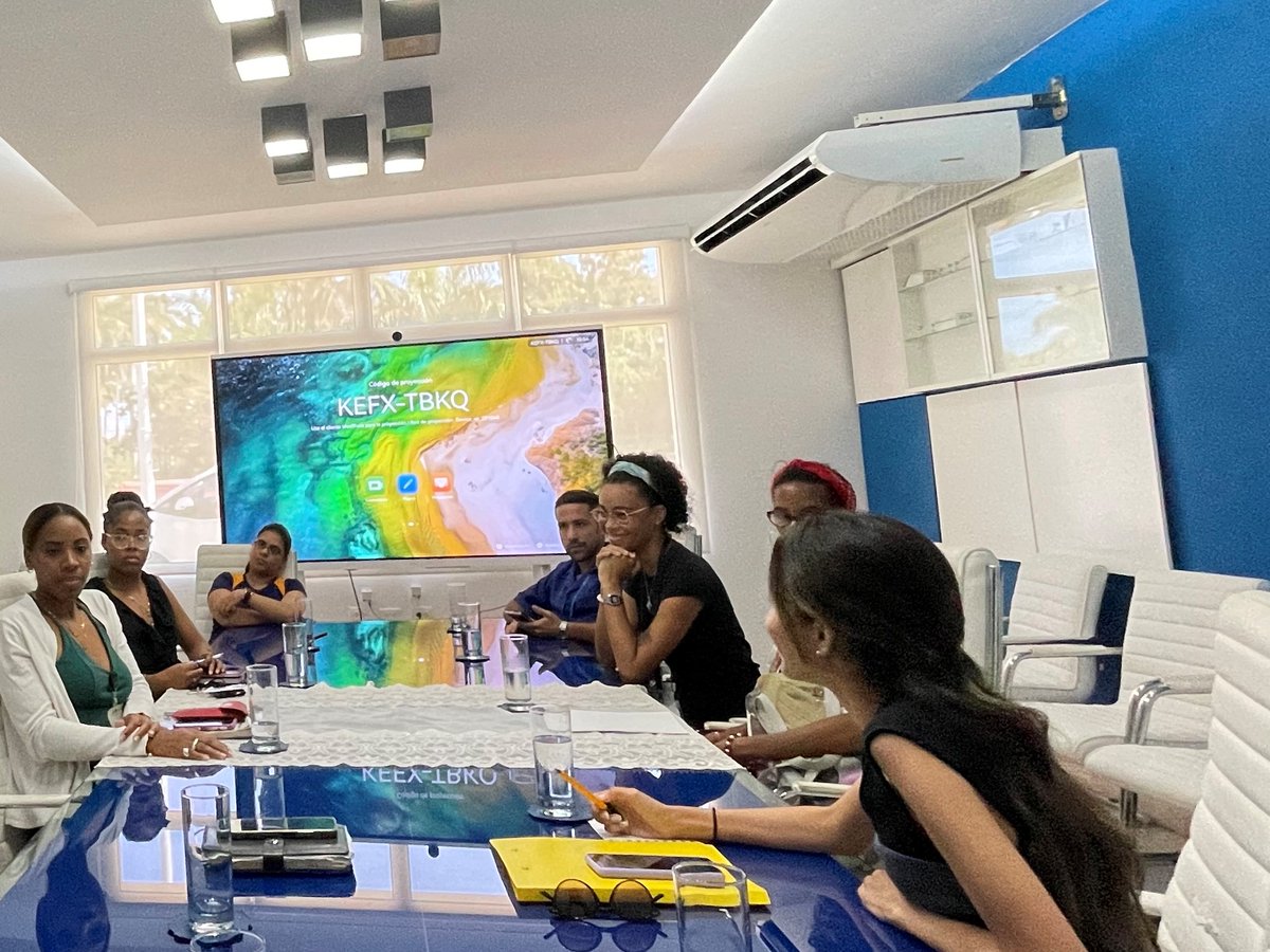 🙌La juventud es un elemento vital que impulsa el desarrollo del <a href="/FinlayInstituto/">Instituto Finlay de Vacunas</a>. Este jueves se realizó un intercambio con una representación de la Unión de Jóvenes Comunistas (<a href="/UJCdeCuba/">UJC de Cuba</a>) de las distintas áreas. 🧵👇

#UJCdeCuba #JuventudCubana