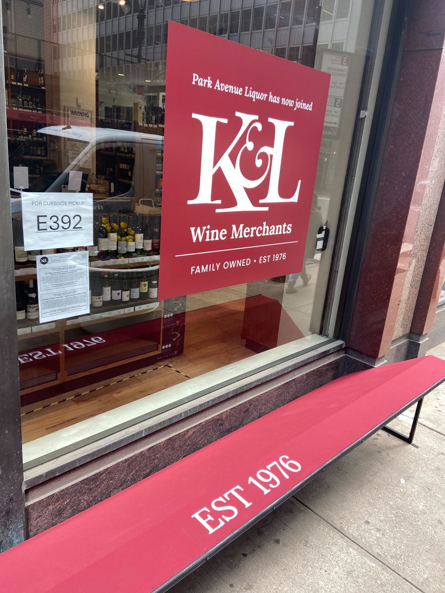 klwines's tweet photo. New signs went up yesterday at K&L New York! Have you stopped by yet? Come and see us at 270 Madison Ave!
#klwines #klwinesnyc #newyork #explorenyc #madisonave https://t.co/yrmM3a7lBV