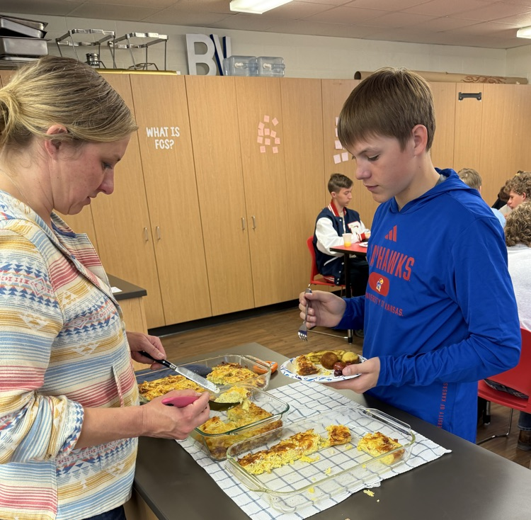 USD 384 Blue Valley-Randolph tweet media