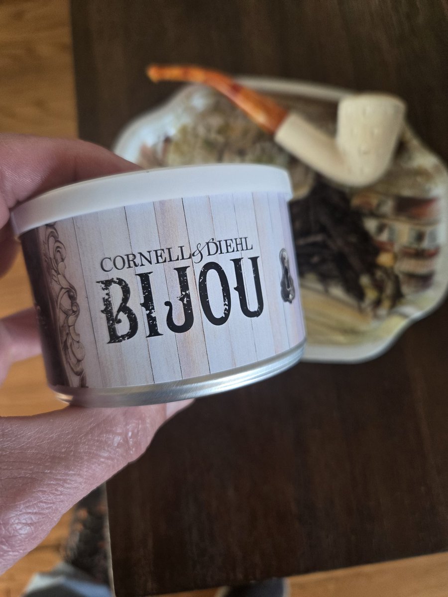 Louie D. tweet media