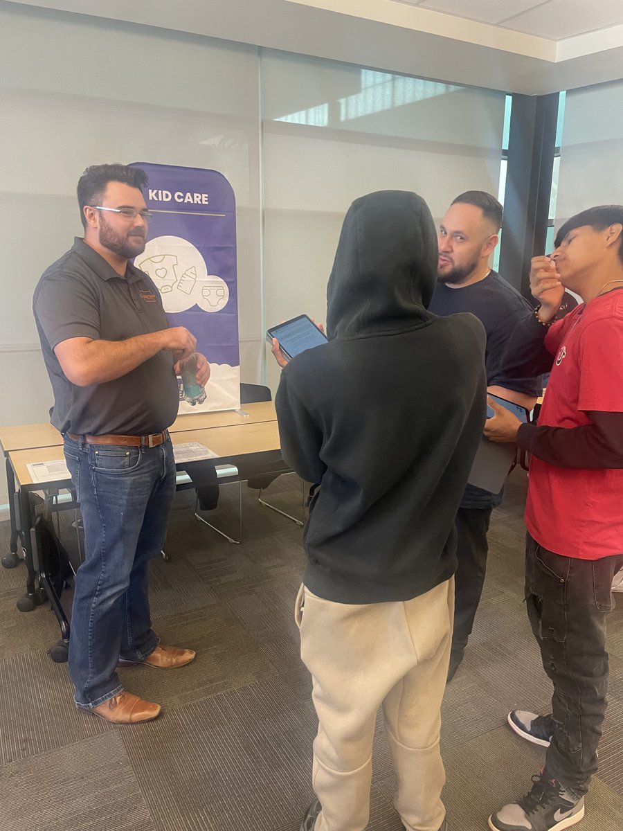 TruWestCU's tweet image. 🌵 Yesterday @TruWestCU Union banned together with other Arizona credit unions to bring #BiteOfReality to 150+ high school seniors!

💡 Students took on real-world budgets with careers, salaries, and everyday expenses—quickly learning how fast it all adds up.

#TeachKidsMoney