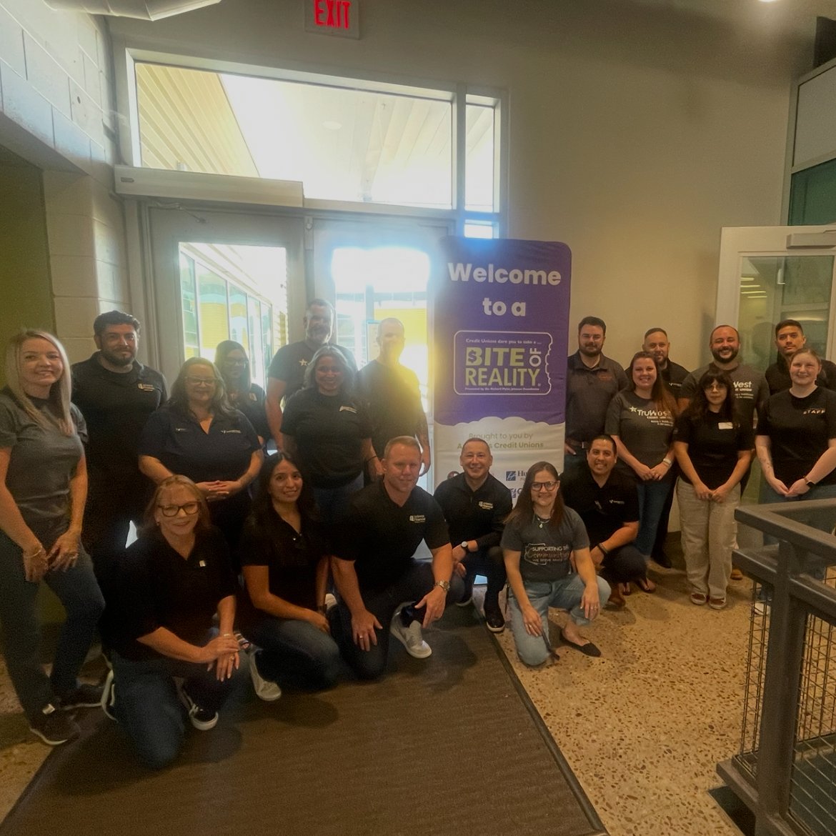 TruWestCU's tweet image. 🌵 Yesterday @TruWestCU Union banned together with other Arizona credit unions to bring #BiteOfReality to 150+ high school seniors!

💡 Students took on real-world budgets with careers, salaries, and everyday expenses—quickly learning how fast it all adds up.

#TeachKidsMoney