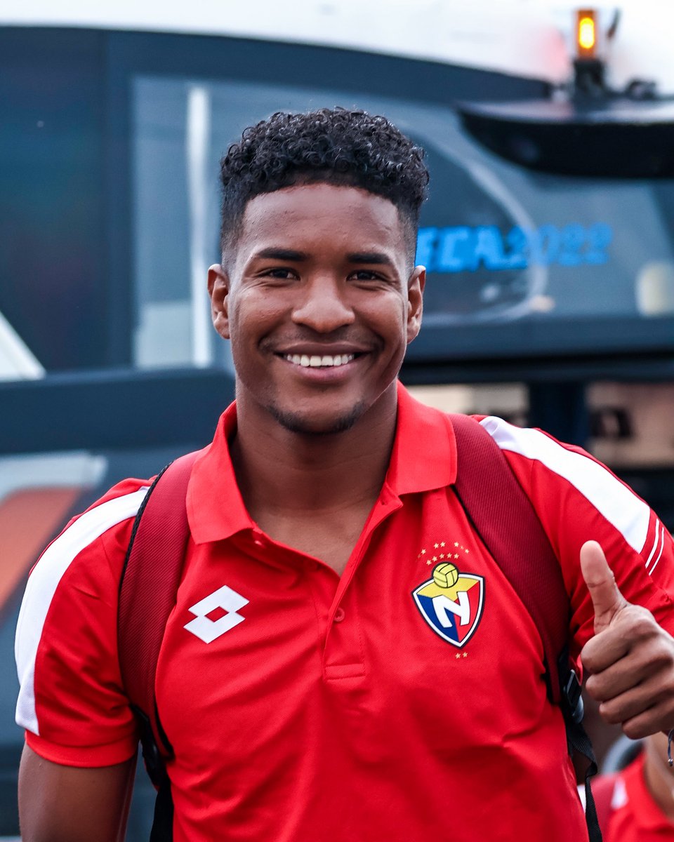 elnacionalec's tweet photo. Llegamos 🚍 🔴

Los Puros Criollos ya estamos en el Estadio Etho Vega 🏟️ 

#ElNacional #BiTri #LigaEcuabetConectadaPorXtrim https://t.co/3XsCtWK2ia