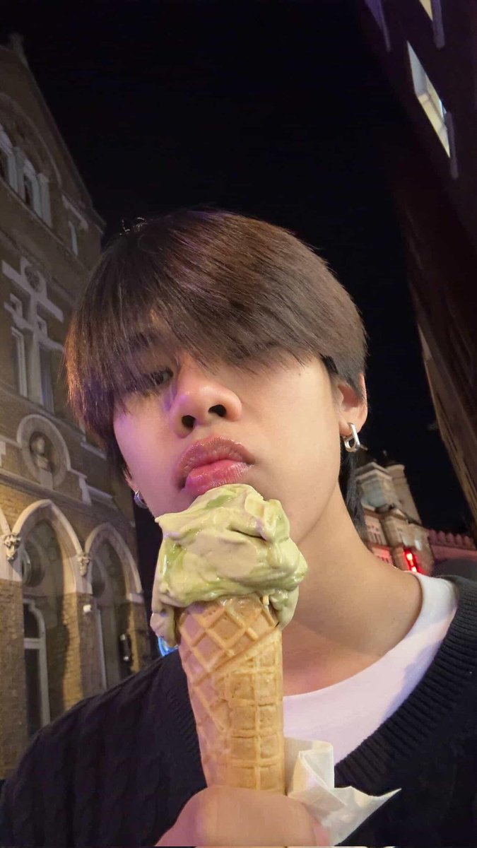 mina ꨄ︎ dwy tweet media