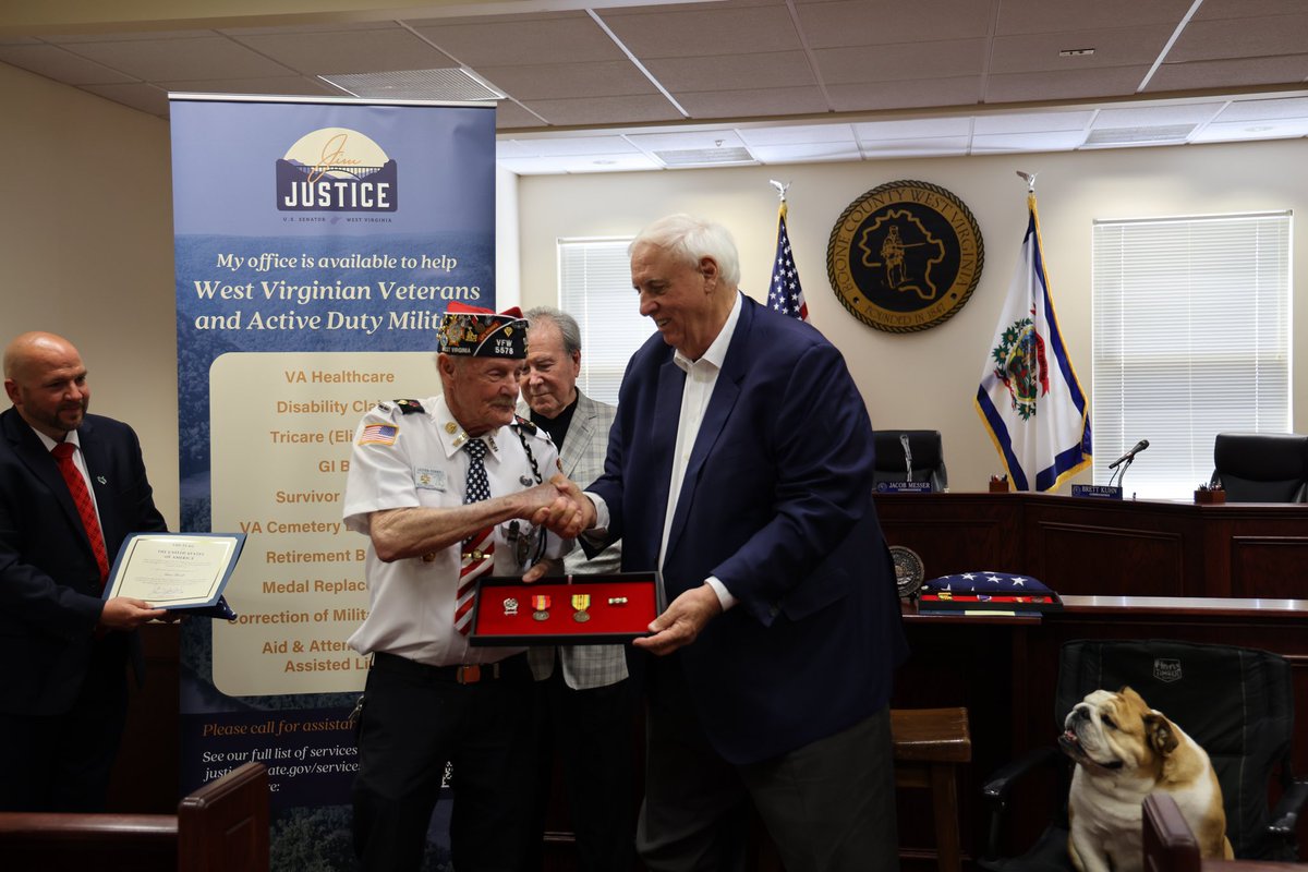 JimJustice_WV's tweet photo. Our veterans are the greatest among us. 

Today, I had the honor of presenting replacement service medals to Specialist Lester Ferrell and the sisters of late Corporal Larry Kennedy. 

Returning their earned medals is a small token of my gratitude for their bravery and sacrifice. https://t.co/XMTvjp6pJC