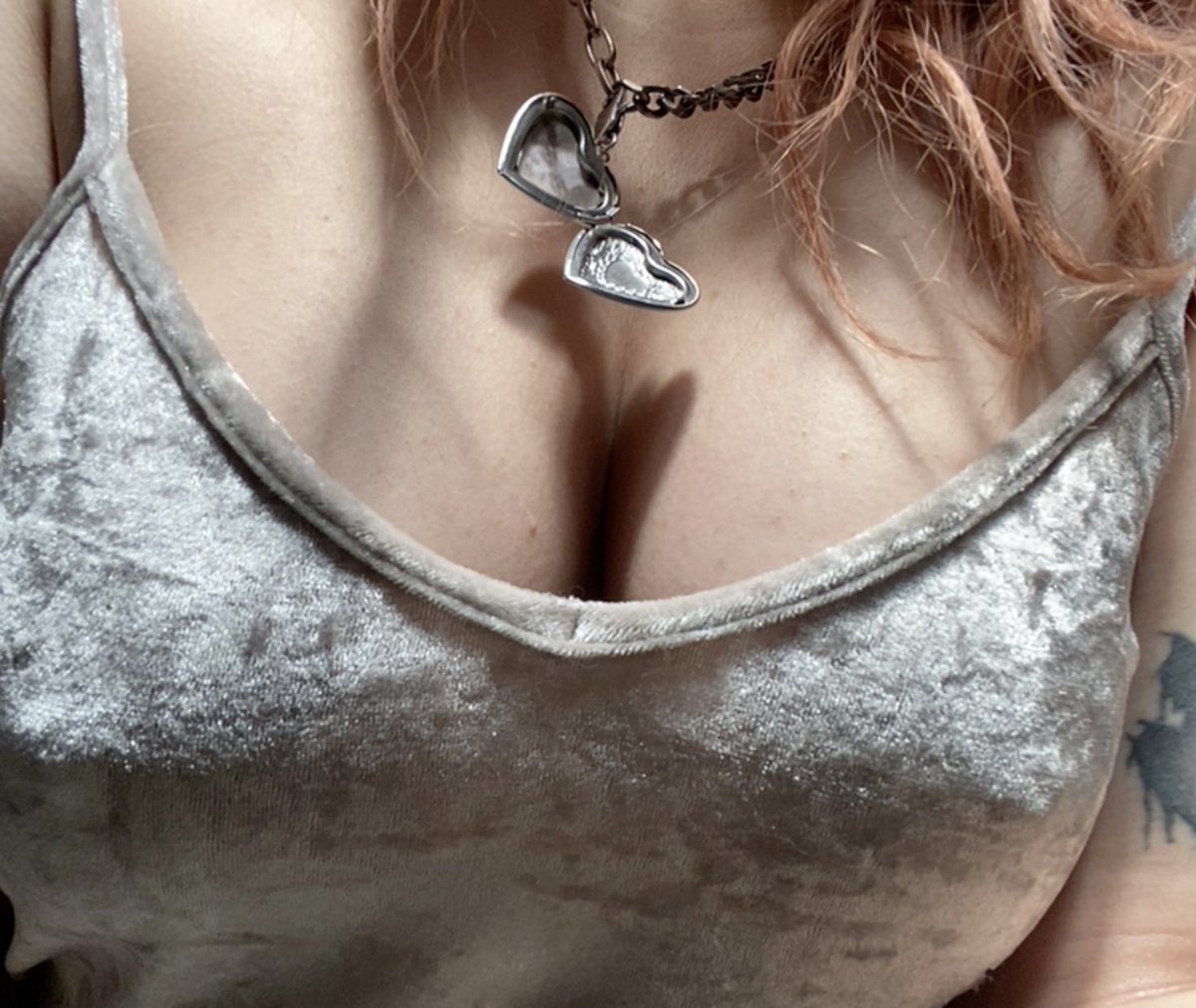 CERBERUSINH3AT's tweet photo. ⛓️ idk they looked good today ⛓️ https://t.co/SnBXnnXjez