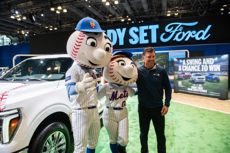 New York Auto Show tweet media