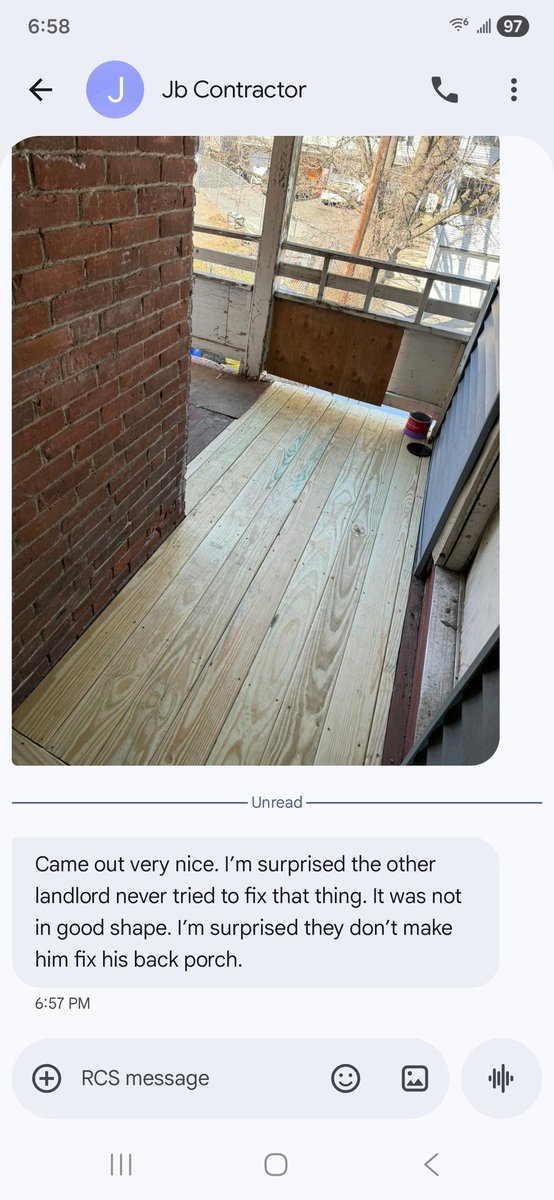 UltimateTrad8r's tweet image. More pics of job done 
If you watch the video the landing was so ugly!

#renovations