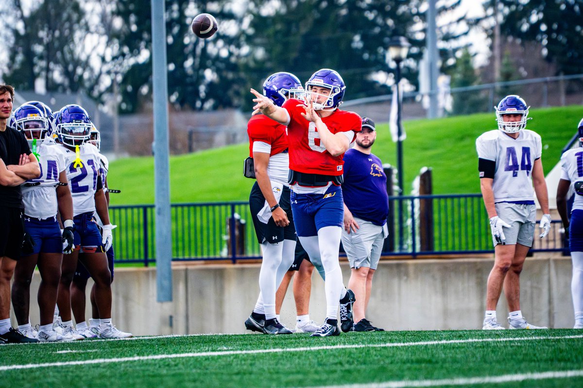 AshlandFB's tweet photo. Take a look at some photos from today's practice!

@AUgridironclub @ashlandeagles_ @D2Football https://t.co/OmePL8BsTI