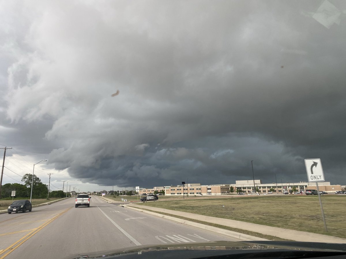 realJulioChavez's tweet photo. @fox7austin @ScottFisherFOX7 @LondonOnFOX7 the storm is coming in!!! the view over Fire station 6 and Weiss high school in Pflugerville. @pfisd @PflugervilleTX @PflugervilleFFs https://t.co/Mm1D8VJJIk