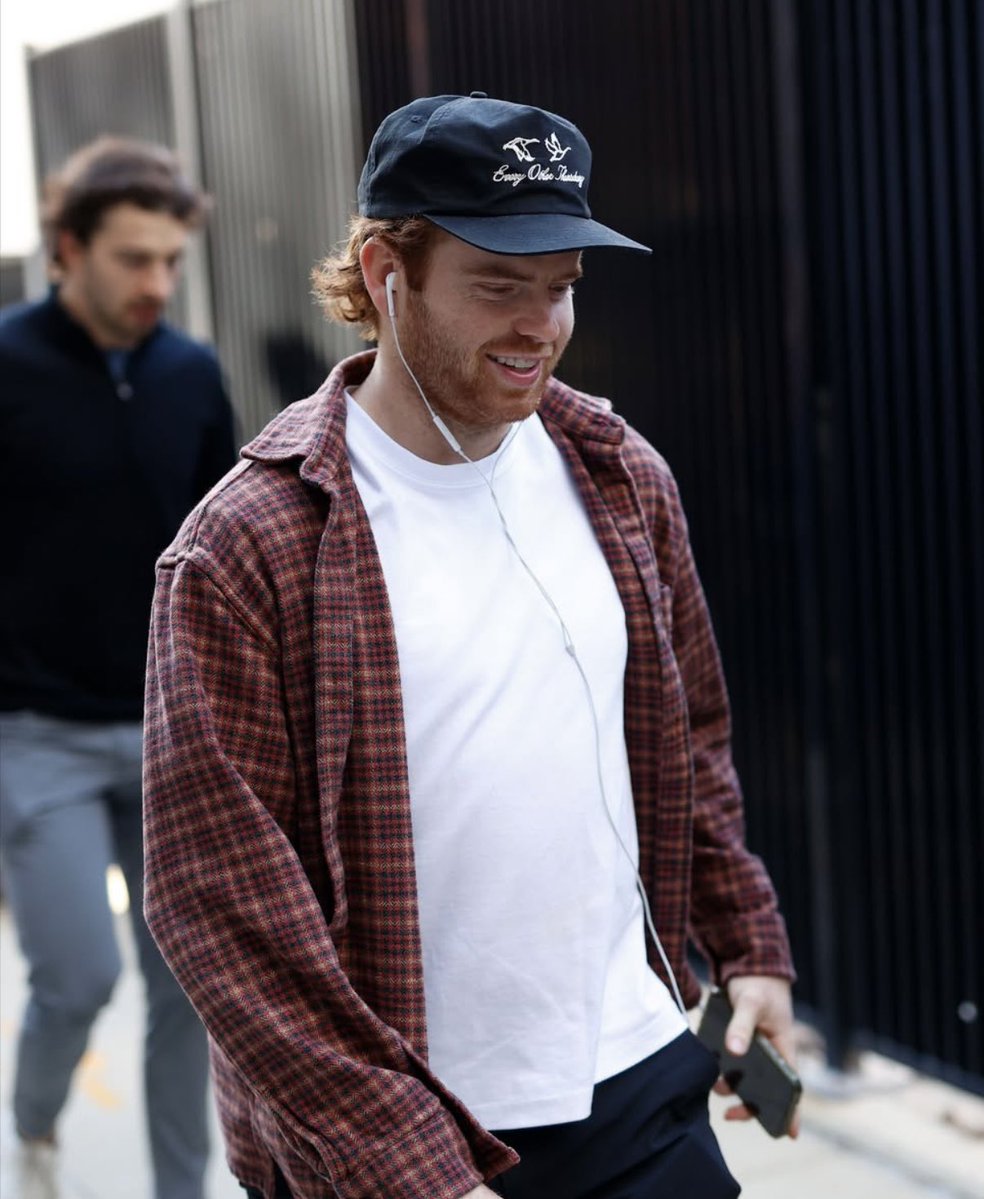 j ⁹ ⁸¹ tweet media