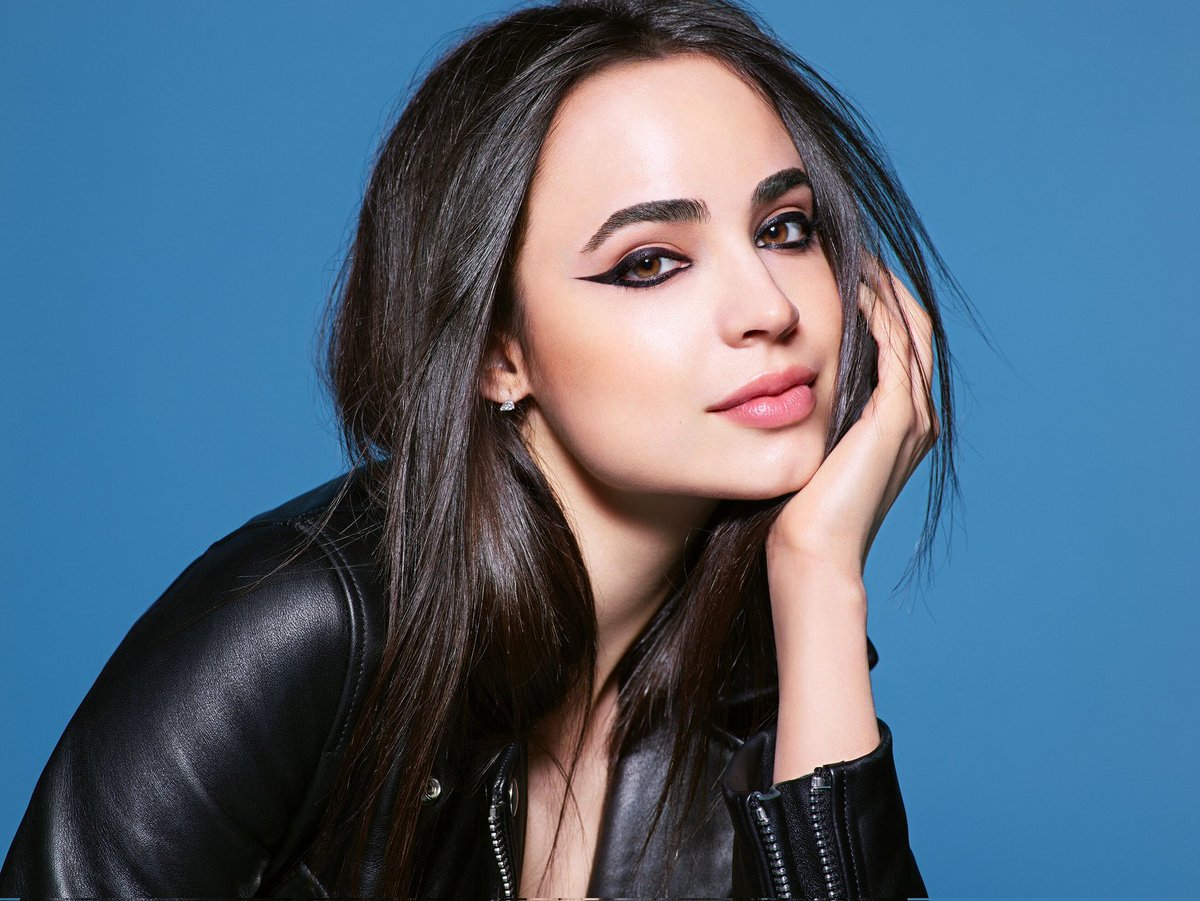 sofiamoonflower's tweet photo. Happy Birthday @sofiacarson
🌟 I hope you have an amazing day!! I love you with all my heart!!! You deserve all the love and happiness in the world!!!
I am so proud of you and my heart is yours forever 🤍 https://t.co/29SrFskki1
