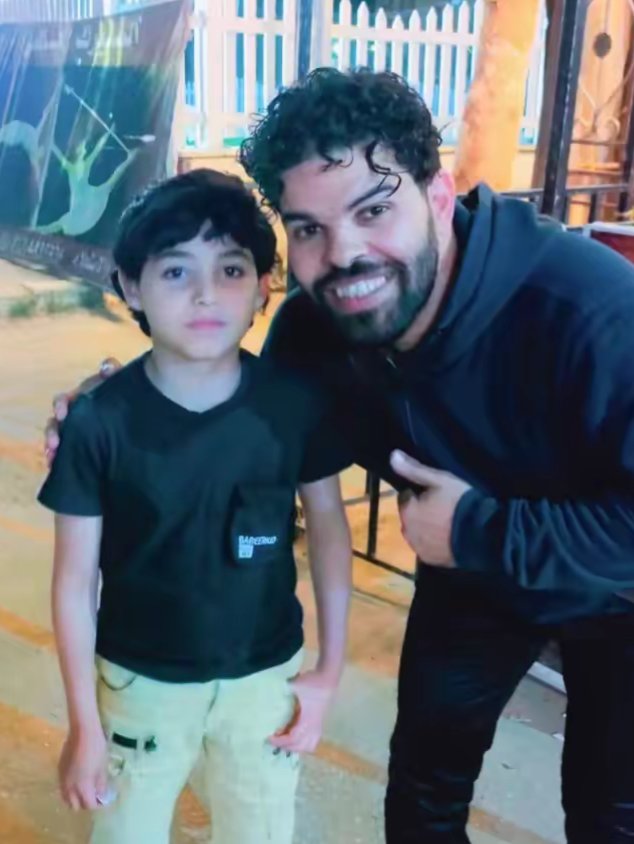 808Aladin's tweet photo. مع مراوض ومدرب الأسود الأول في مصر 🇪🇬 و الوطن العربي الفنان محمد عصام الحلو 
إقبال كبير على عروض السيرك العالمي بمهرجان نادي الجيش بأسيوط 
يومياً من الساعة الثامنة مساء 
#تابع_علاء_بكار 
#صانع_محتوي 
#السيرك_العالمي https://t.co/Tdw2crULPs