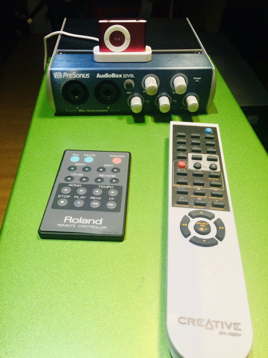 gordoslair's tweet image. Blasting some #MIDI, MODS, WAVS and MP3’s tonight. Maybe some vinyl tomorrow. Have a good one. #Roland #SoundBlaster