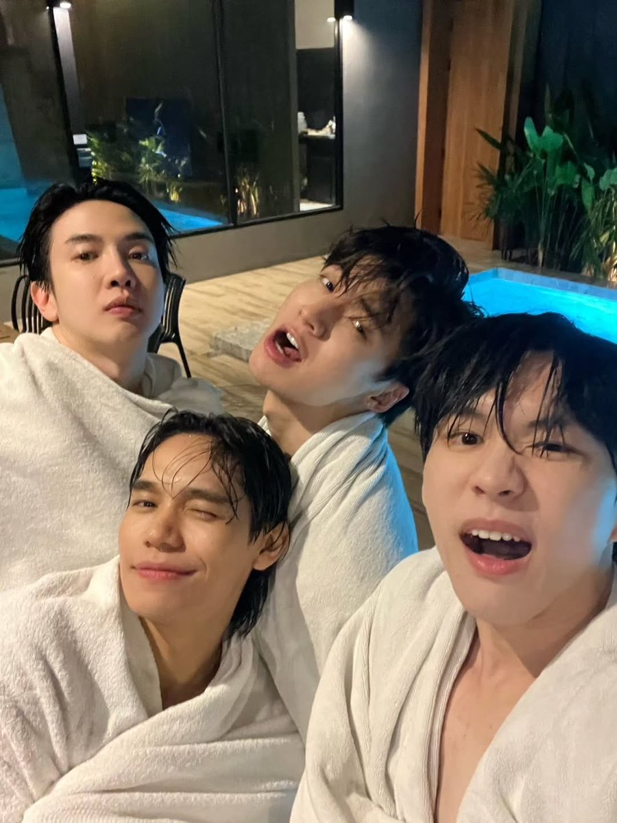 dalana 𝜗ৎ tweet media