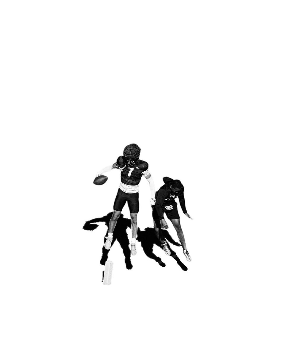 NAU_Football's tweet photo. Lurking in the shadows.

#RaiseTheFlag | #7KBuilt | #BigSkyFB https://t.co/dYX89kHkcV