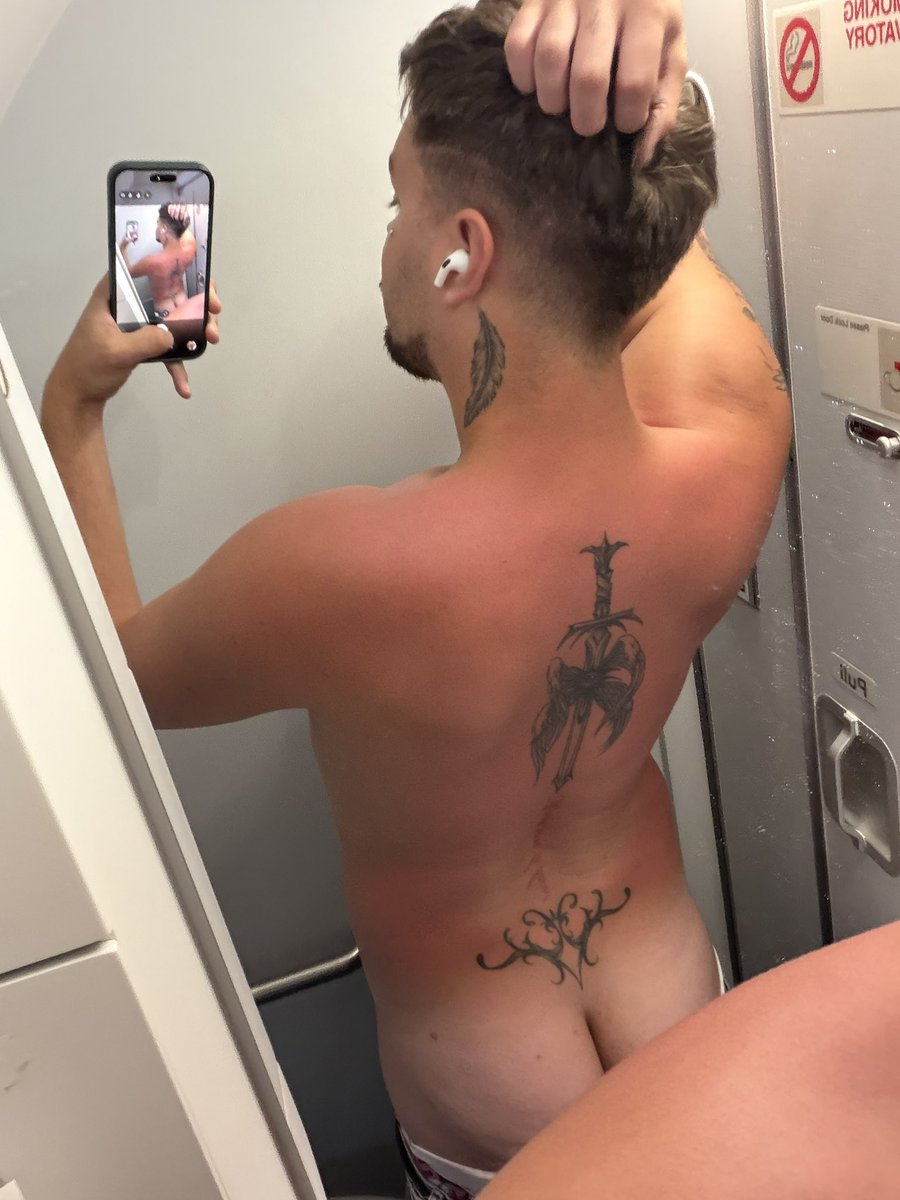 dadisbbboy's tweet photo. Got a little tan in San Juan 😅 https://t.co/Ww6xr9OdLy