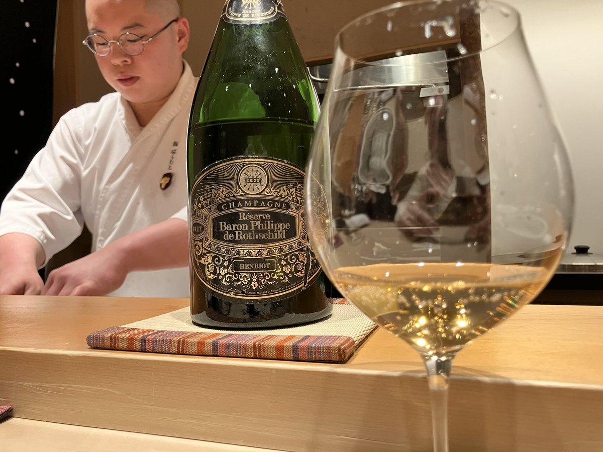 Champagne_deg's tweet photo. 鮨とワインは最高ですよ！
いつだってそう思いますねぇ。
日本酒よりもワインの方が良い時は山ほどありますし。
結局こういう極論投げる人って食に関してはある程度明るい人かもしれないですけど根本的にワインを知らない人なんですよね。
知らないカテゴリを語らない方が良いと思います。 https://t.co/IENdfMq5Ek