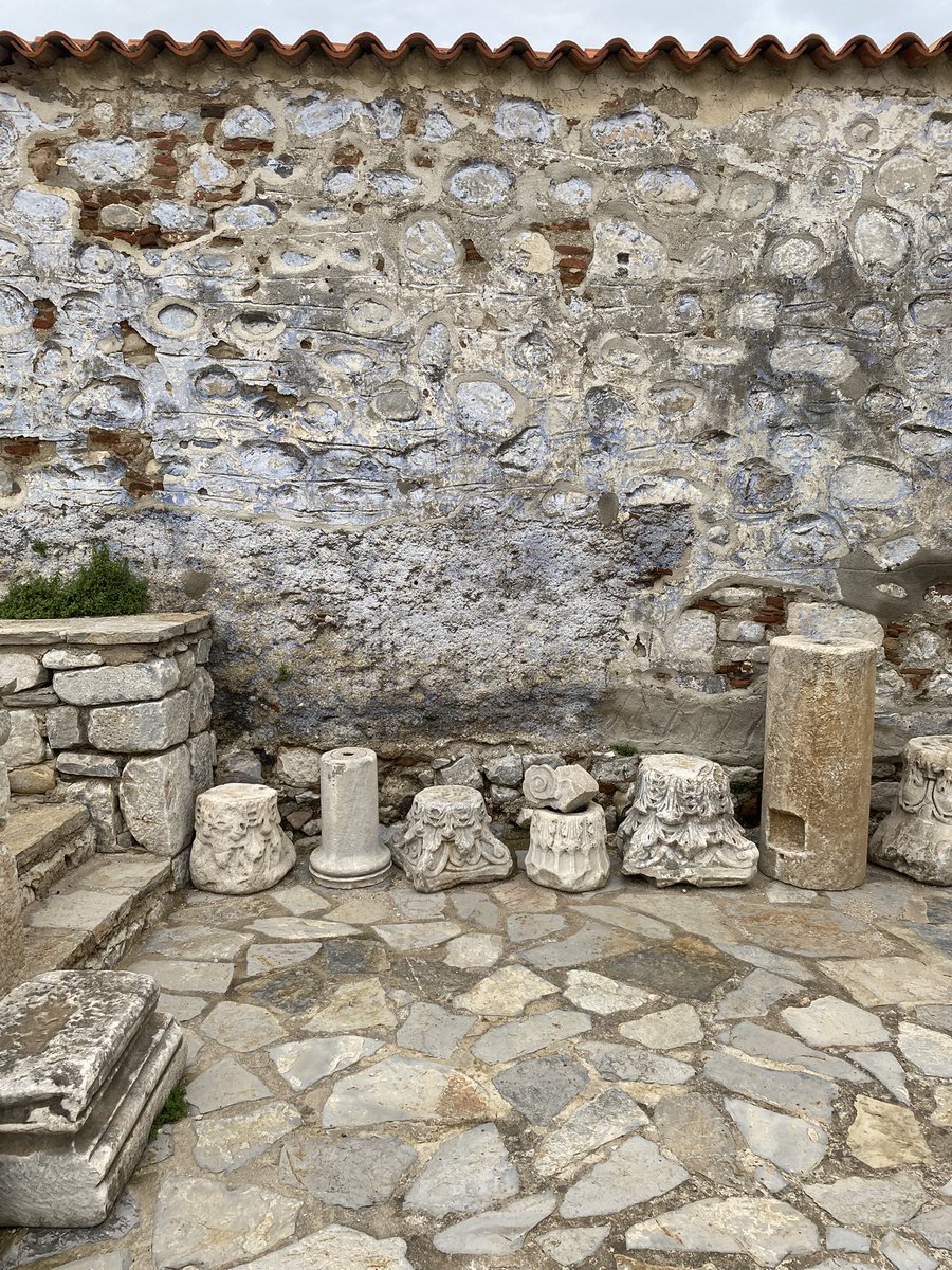 regardfixe's tweet photo. unassembled rocks https://t.co/RVicjTCP9l