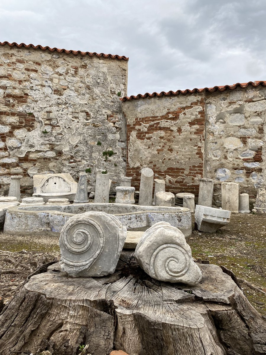 regardfixe's tweet photo. unassembled rocks https://t.co/RVicjTCP9l