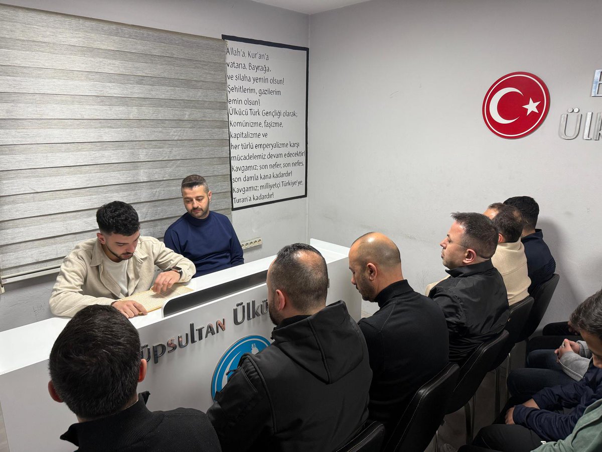 Eyüpsultan Ülkü Ocakları olarak her perşembe düzenlediğimiz Kuran-ı Kerim tilavetimizi gerçekleştirip, Peygamber efendimizin (s.a.v), Başbuğumuzun ve Şehitlerimizin ruhuna hediye eyledik. 

Allah birlik ve beraberliğimizi daim eylesin. 
Var Olsun Ülkü Ocakları 🇹🇷🇹🇷
