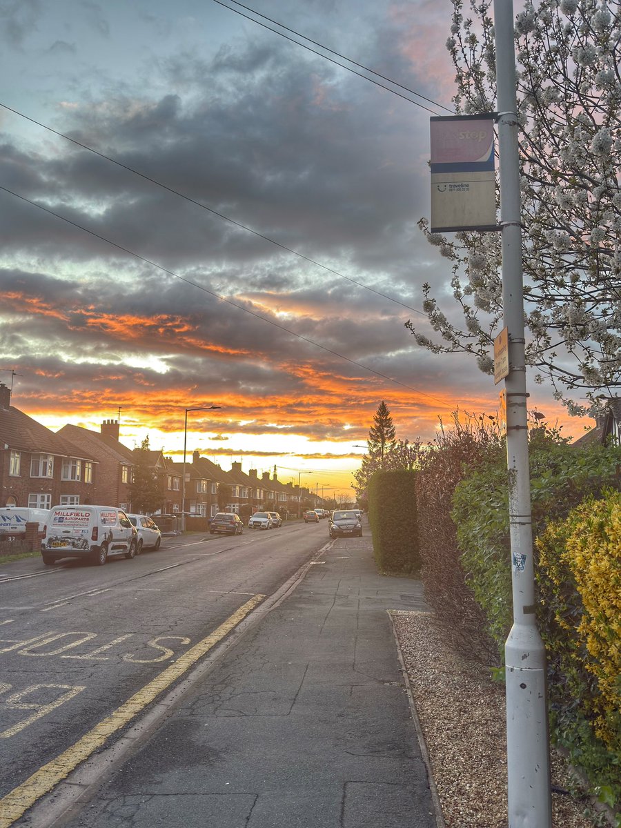TobyWoody's tweet image. Splendid Thursday evening Newark Avenue Peterborough sunset. No humans were hurt in the taking of these photographs …